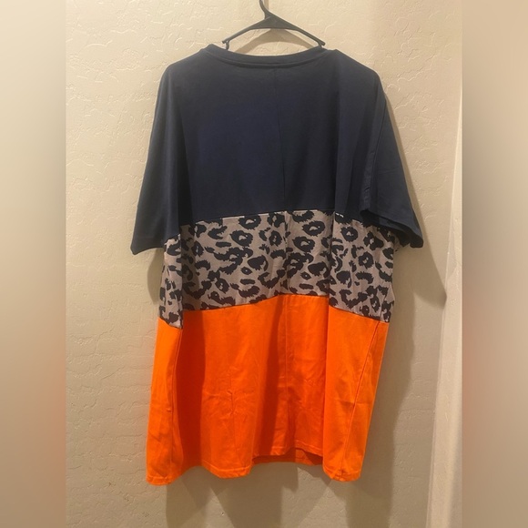 Colorblock Animal Print T-Shirt - Picture 2 of 5